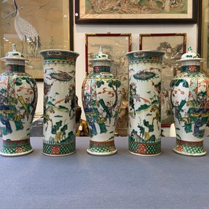 Een Chinees vijfdelig famille verte kaststel, Kangxi merk, 19e eeuw — foto 18