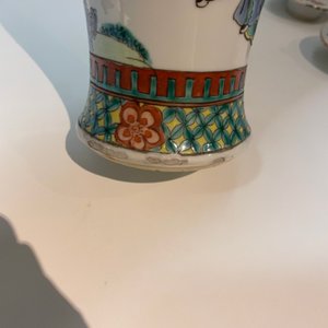 Een Chinees vijfdelig famille verte kaststel, Kangxi merk, 19e eeuw — foto 50