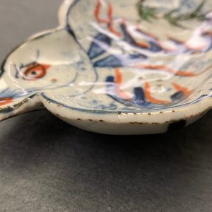 Een Chinees wucai ko-sometsuke bordje in de vorm van een haas, Tianqi — foto 9