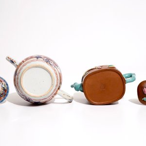 Een Chinese Amsterdams bont theepot, Kangxi/Qianlong en een Yixing steengoed theepot, 19/20e eeuw — foto 7
