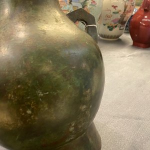 Een Chinese archaïsche bronzen 'hu' vaas met inscriptie, Ming — foto 18