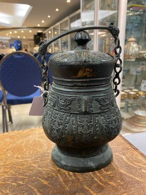 Een Chinese archaïsche rituele bronzen 'you' wijnkan met deksel in Westelijke Zhou-stijl, Ming — foto 3