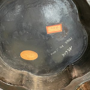 Een Chinese beschilderde en gelakte houten sokkel, 19e eeuw — foto 30