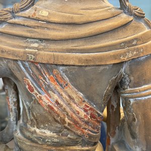 Een Chinese beschilderde houten figuur van Guanyin, Ming — foto 34
