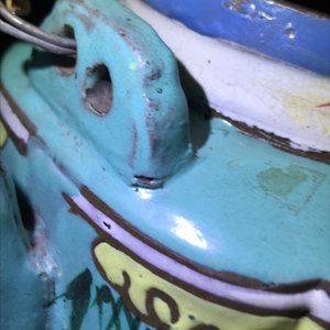 Een Chinese beschilderde Yixing steengoed theepot met deksel, 19e eeuw — foto 11