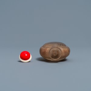 Een Chinese binnenin beschilderde glazen snuiffles met figuren, gesign. Ma Shaoxuan, gedat. 1913 — foto 5