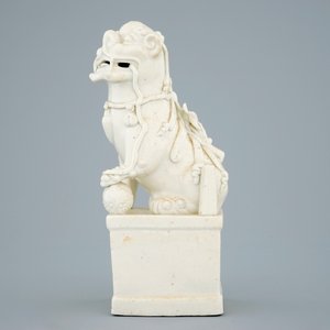 Een Chinese blanc de Chine Dehua figuur van een leeuw, Kangxi — foto 2