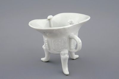Een Chinese blanc de Chine Dehua "Jue" wijnkom, Kangxi