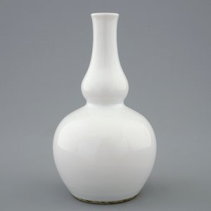 Een Chinese blanc de Chine dubbele gourde vaas, Kangxi/Yongzheng — foto 3