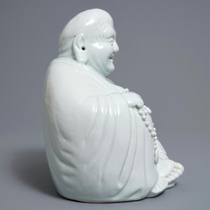 Een Chinese blanc de Chine figuur van Boeddha, zegelmerk, 19/20e eeuw — foto 3