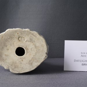 Een Chinese blanc de Chine figuur van Doumu, zegelmerk, 19/20e eeuw — foto 10