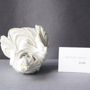 Een Chinese blanc de Chine figuur van Guanyin, zegelmerk, 19/20e eeuw — foto 12