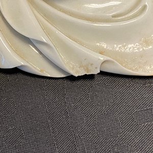 Een Chinese blanc de Chine figuur van Guanyin, zegelmerk, 19/20e eeuw — foto 22