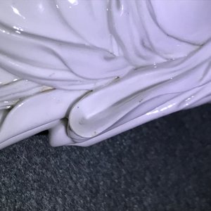 Een Chinese blanc de Chine groep met Boeddha en spelende jongens, Republiek, 20e eeuw — foto 38