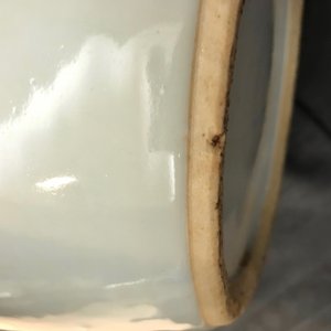 Een Chinese blanc de Chine vaas met onderglazuur decor, 19e eeuw — foto 7