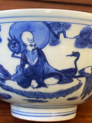 Een Chinese blauw-witte 'Acht onsterfelijken' kom, Jiajing merk en periode — foto 10