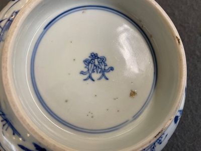 Een Chinese blauw-witte 'Acht paarden van Mu Wang' kom, Kangxi — foto 6