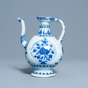 Een Chinese blauw-witte 'aftaba' kan voor de islamitische markt, Kangxi — foto 2