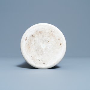 Een Chinese blauw-witte bekervaas, Transitie periode — foto 6