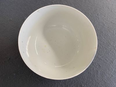 Een Chinese blauw-witte 'Bleu de Hue' kom voor de Vietnamese markt, Nhuroc Tham Tran Tang merk, 19e eeuw — foto 1