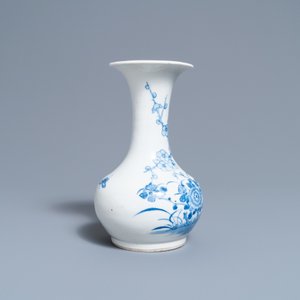 Een Chinese blauw-witte 'Bleu de Hue' vaas voor de Vietnamese markt, Hanoi merk, 19e eeuw — foto 4