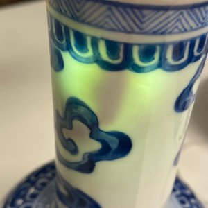 Een Chinese blauw-witte 'Bleu de Hue' vaas voor de Vietnamese markt, Kangxi — foto 18