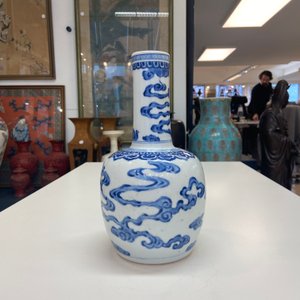 Een Chinese blauw-witte 'Bleu de Hue' vaas voor de Vietnamese markt, Kangxi — foto 24