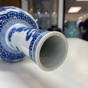 Een Chinese blauw-witte 'Bleu de Hue' vaas voor de Vietnamese markt, Kangxi — foto 25