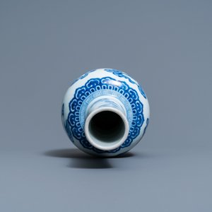 Een Chinese blauw-witte 'Bleu de Hue' vaas voor de Vietnamese markt, Kangxi — foto 9