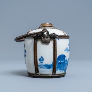 Een Chinese blauw-witte 'Bleu de Hue' waterpijp voor de Vietnamese markt, 19e eeuw — foto 3