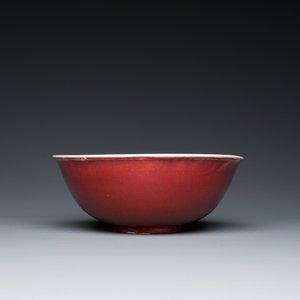 Een Chinese blauw-witte 'boeddhistische leeuwen' vaas en een 'langyao' kom, 19/20e eeuw — foto 2