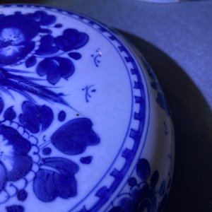 Een Chinese blauw-witte dekseldoos, Kangxi — foto 18
