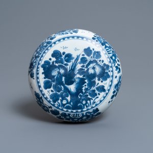Een Chinese blauw-witte dekseldoos, Kangxi — foto 6