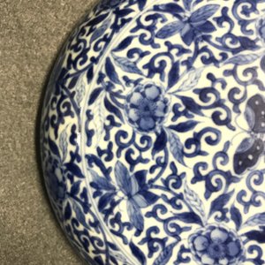 Een Chinese blauw-witte dekseldoos voor zegelpasta met vlinders, Kangxi merk, 19e eeuw — foto 16