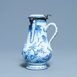Een Chinese blauw-witte dekselkan met zilveren montuur, Yongzheng — foto 2