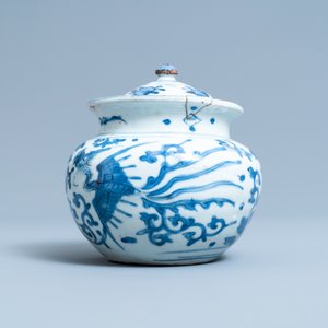 Een Chinese blauw-witte dekselpot met feniksen, Wanli — foto 4