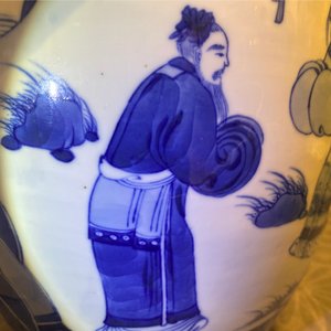 Een Chinese blauw-witte dekselpot met figuren in een landschap, 19e eeuw — foto 13