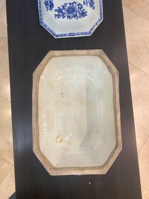 Een Chinese blauw-witte dekselterrine, een schotel en vier borden, Qianlong — foto 19