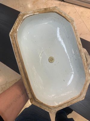 Een Chinese blauw-witte dekselterrine, een schotel en vier borden, Qianlong — foto 20