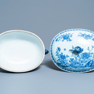 Een Chinese blauw-witte dekselterrine op onderschotel, Qianlong — foto 8