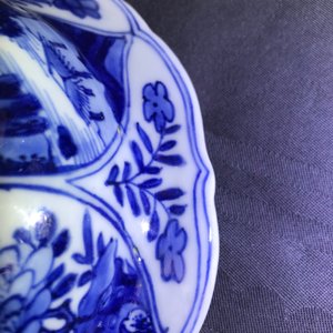 Een Chinese blauw-witte dekselvaas, Kangxi — foto 11