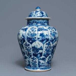 Een Chinese blauw-witte dekselvaas, Kangxi — foto 3