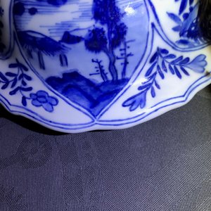 Een Chinese blauw-witte dekselvaas, Kangxi — foto 8