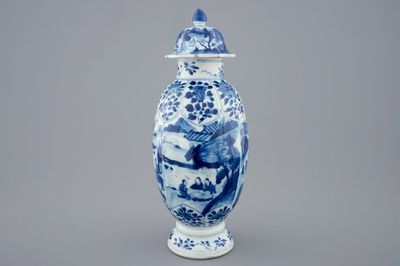 Een Chinese blauw-witte dekselvaas, Kangxi