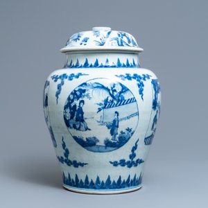 Een Chinese blauw-witte dekselvaas met figuren in cartouches, Transitie periode — foto 4