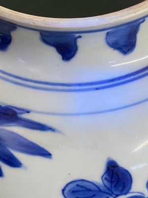 Een Chinese blauw-witte dekselvaas met vogels bij bloesemtakken, Transitie periode — foto 20