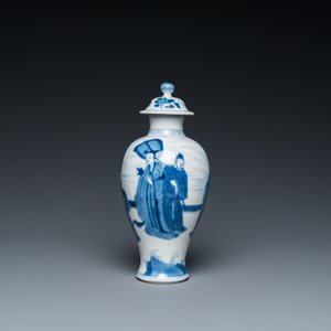 Een Chinese blauw-witte dekselvaas, Yu merk, Kangxi — foto 2
