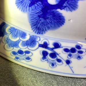 Een Chinese blauw-witte 'Drie vrienden van de winter' kom, Kangxi merk en periode — foto 28