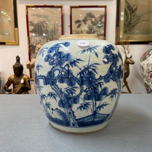 Een Chinese blauw-witte 'Drie vrienden van de winter' pot, Kangxi — foto 11