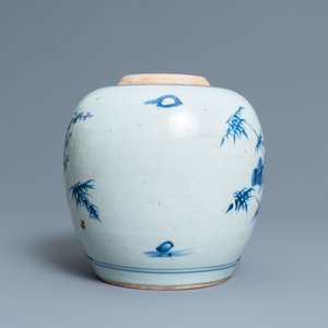 Een Chinese blauw-witte 'Drie vrienden van de winter' pot, Kangxi — foto 4